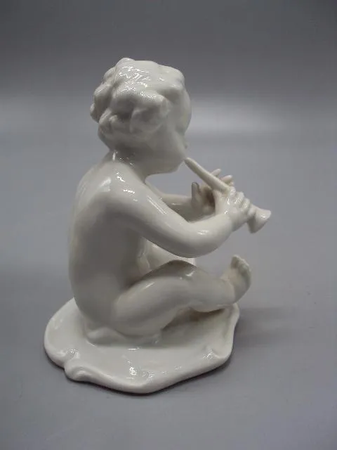 Фигура фарфор Каподимонте Италия Capodiмonte путти мальчик с дудочкой клеймо корона N 11см №11173 Де купити
