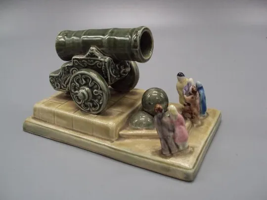 Фигура фарфор Конаково ЗиК царь пушка экскурсия к царь пушке размер 8х13,5х7,7 см склейка №92 Ціна