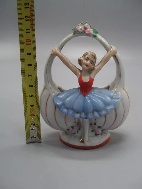 Купити Карандашница фарфор фигура Германия девочка и вазочка высота 11,5 см (склейка руки) №13712