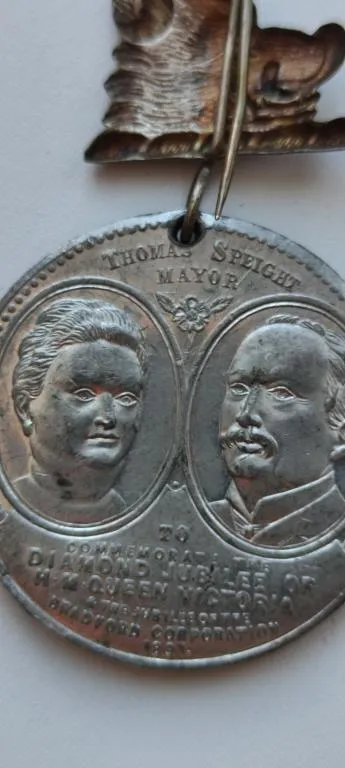 1897 год медаль королева Виктория в короне, колодка-кабан , Великобритания vb962 Ціна