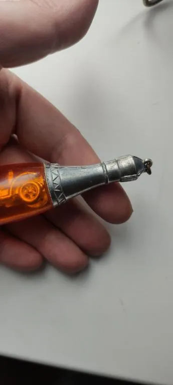 Винтажные коллекционный брелок СССР "Машинка в бутылке Шампанского" bp547 З аукціону