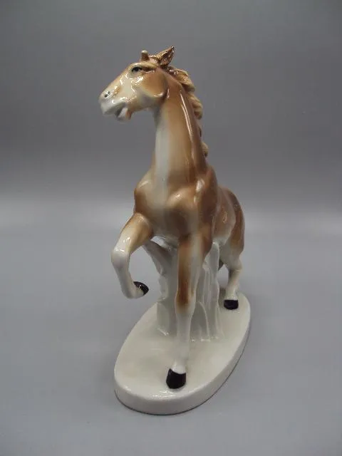 Фигура фарфор Германия Липпельсдорф лошадь конь клеймо корона 1877 ГДР Lippelsdorf 23,8 см №14253 Продаж