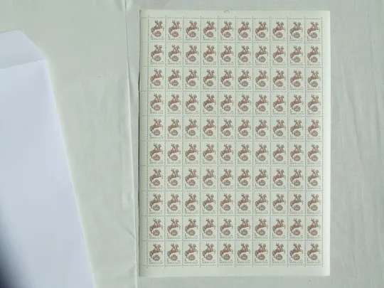 Медаль  за  освобождение Варшавы   и  много  другого. в Україні