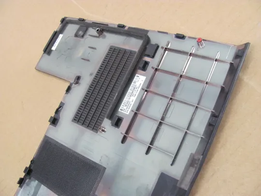 номер0889-12 сервісна кришка 6070B0569001 6070B0480101 684326-001   для  HP ProBook 6470b, 6475b оригінал Інтернет-аукціон