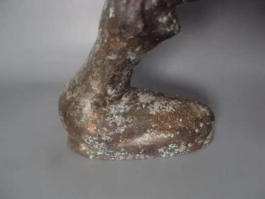 Подсвечник девушка несущая свет шпиатр высота 15 см №10612 Продаж