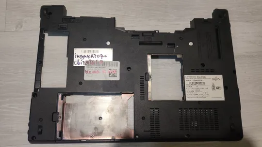 верх і корито Fujitsu E744 З аукціону