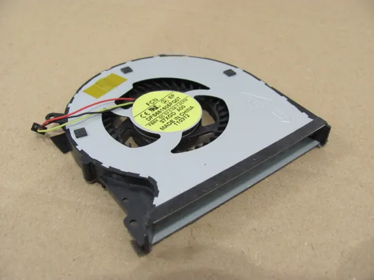 92-9 Вентилятор (кулер, FAN) 037XGD для   Dell XPS 15, L521X  оригінал Ціна