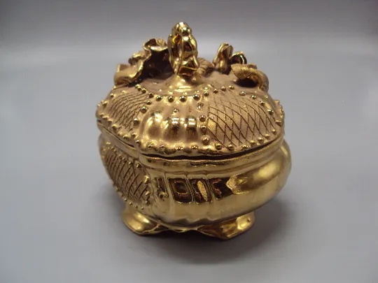 Шкатулка фарфор позолота цветы розы и листья большая размер 11,5 х 12 см №18390МЯ Продаж