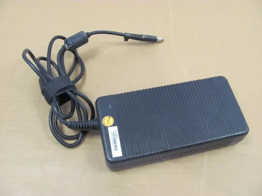 Купити Блок живлення DELL LA240PM160 19.5V 12.3A 240W  7.4x5.0mm