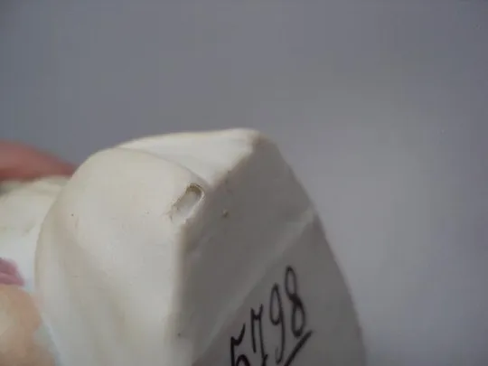 Фигура фарфор статуэтка Германия девочка сидит в панамке высота 8,5 см №14045 Характеристики