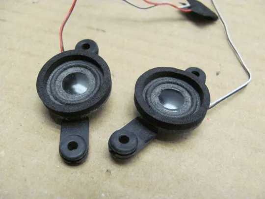 номер0339-8 динаміки DNCCG04E001 для Toshiba Satellite C70D, C75D Dynamics speakers оригінал З аукціону