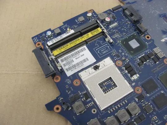 99-20 материнська плата РОБОЧА LA-7762P для Dell Latitude E6530 оригінал Де купити