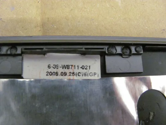 555-3 кришка матриці 6-39-W8711-021 для Clevo W87CU оригінал З аукціону