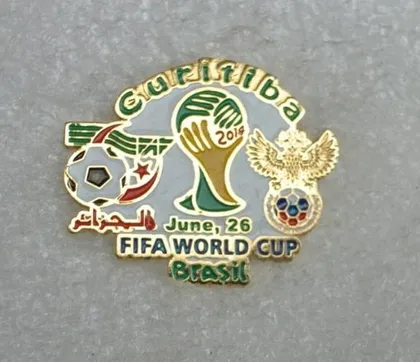 фото, Футбол - матчевый значок из серии  "Чемпионат Мира 2014" Алжир - Россия