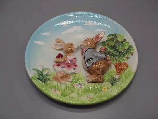 Настенная тарелка объемная керамика Китай Тайвань зайчики поцелуй зайцы размер 2 х 20,4 см №13631 Ціна
