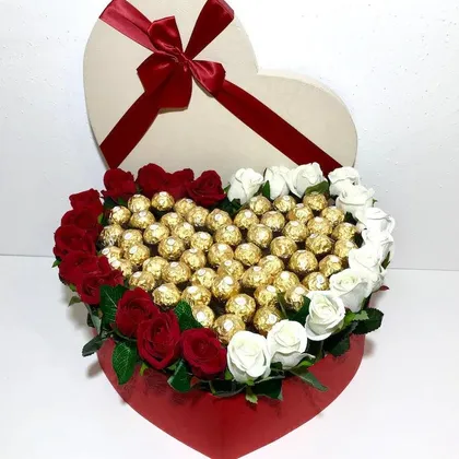 фото, Букет з цукерок Ферреро Роше Ferrero (60 шт) і живих троянд (25 шт.) в коробці червоний