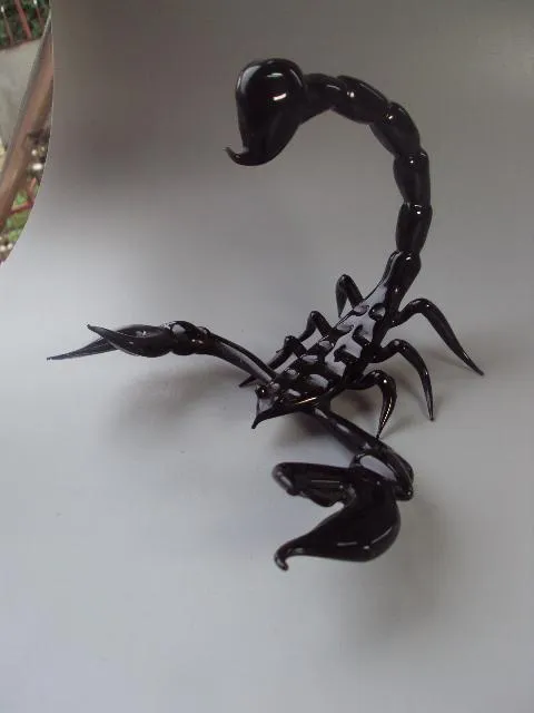 Фигура стекло скорпион большой целый №10000 Характеристики