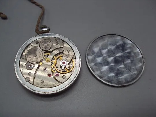 Карманные часы Молния 15 камней ссср ччз не на ходу диаметр 4,3 см №14611 Характеристики