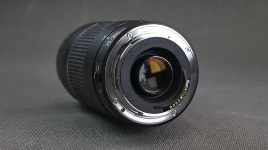 Canon EF телеобъектив Canon 75-300mm/4-5.6 III Ф58mm на полный кадр 24x36mm #1 Інтернет-аукціон