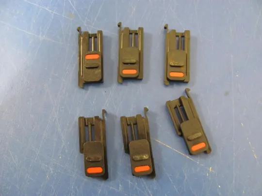 №145-10 кріплення АКБ для DELL LATITUDE E5540 оригінал Ціна