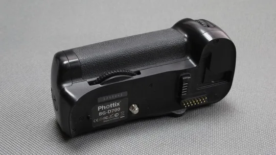Батарейный блок Phottix BG-D700 (Nikon MB-D10) для Nikon D300 D300s D700 China Вживане Ціна