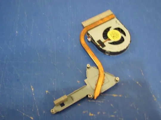 номер0239-25 система охолодження Кулер Охолоджувальний блок Охолоджувальна система Кулери та системи охолодження Охолодження материнської плати cooling system  0T0Y45 60.4TZ01.021 для DELL Vostro 2520 Inspiron 3520 оригінал Ціна