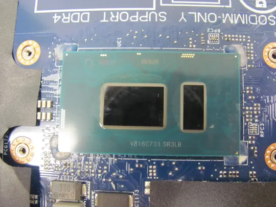 875-31 материнська плата SR3L8  i7-8650U CAL60 LA-F114P для  DELL Inspiron 15 5570 5575 Оригінал Де купити