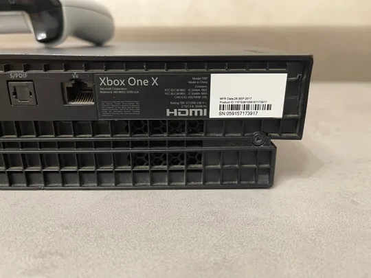 Ігрова приставка Microsoft Xbox One X, Model 1787, 4K, 1TB + джойстик  Де купити