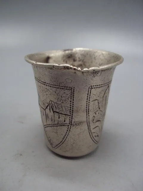 Рюмка стопка узор цветы и архитектура серебро 84 проба орел вес 30,76 г размер 5,5х5,2 см №1382 З аукціону