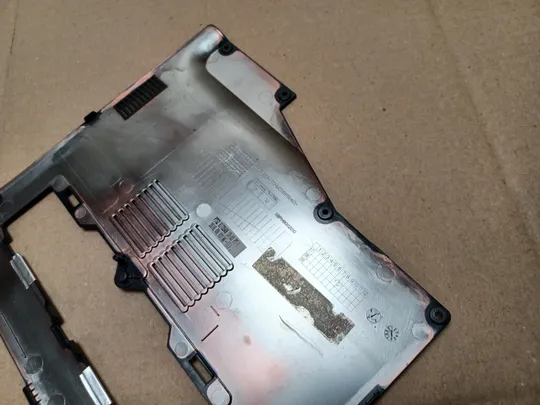 номер1077-8 сервісна кришка корпус панель доступу кришка доступу service cover 3QFH9BDJT10 для  Fujitsu Lifebook A659 A557 A555 A359  оригінал Де купити