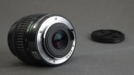 Купити Об&#039;єктив SMC Pentax-DA AF 18-55mm 1:3.5-5.6 AL Ф52мм штатный зум для цифровыx камер Pentax Вживане