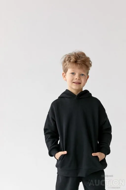 Дитячий спортивний костюм для хлопчика чорний З аукціону