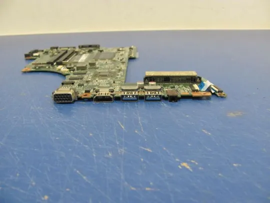 №197-1 материнська плата DABLIDMB8E0 РОБОЧА для TOSHIBA SATELLITE L50-B i5 5700U AMD 7 M 260 2GB орг З аукціону