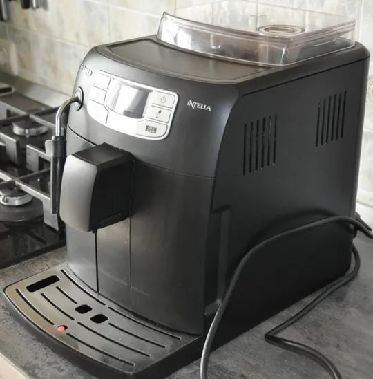 Кофемашина Philips Saeco Intelia HD8751 1850W З аукціону