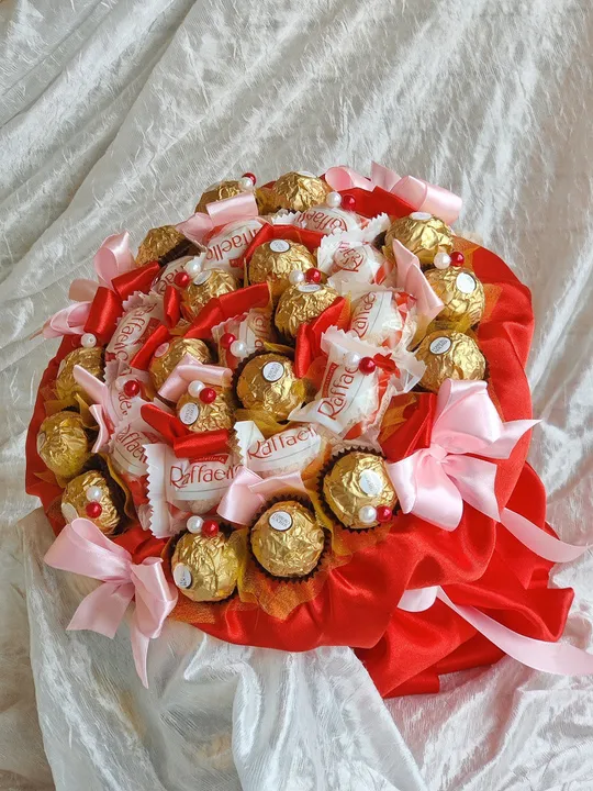 Букет з цукерок Ферреро Роше (19 шт.) і Рафаелло (11 шт.) Ferrero Raffaello подарунок червоний Ціна