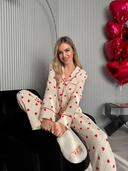 фото, Піжама жіноча муслінова 100% бавовна принт сердечки червоно-молочна