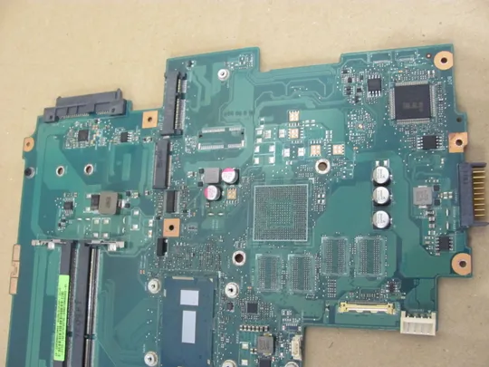 номер0116-32  материнська плата i5-5200U SR23Y 69N01HMA5A02 для  MEDION E7416   оригінал Інтернет-аукціон