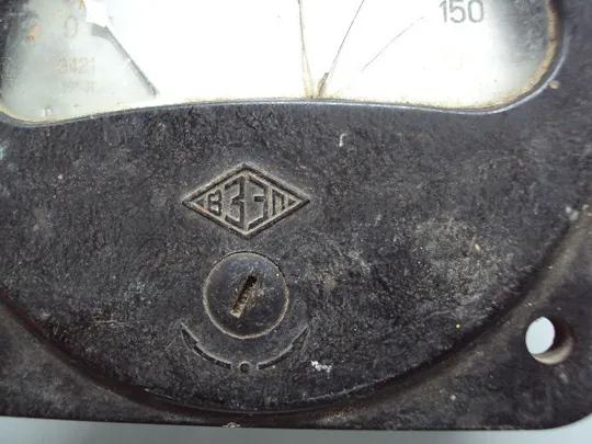 Вольтметр ВЗЗП 1963 год ссср размер 5,2х8,2х8,8 см №15967 Характеристики