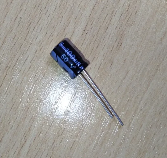 Конденсатор електролітичний 100uf 50v 105c 8x12мм Ціна