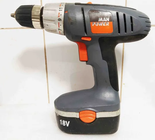 ТОВАР C ГЕРМАНИИ шурупокрут шуруповёрт MAN POWER 18V оригінал нема зарядки продаю як на фото від блока живлення крутиться Ціна