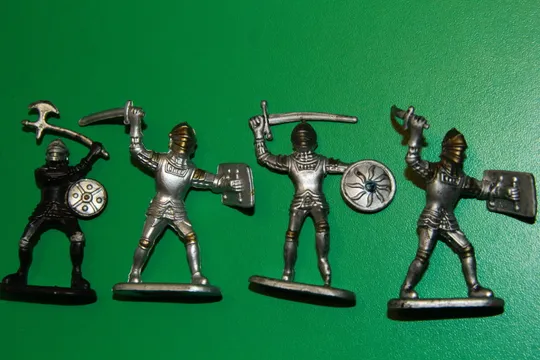 ЛИЦАРІ рыцари 55-60мм SIMBA ФРН ПВХ-резина ФРГ набір 4 фгурки Ціна