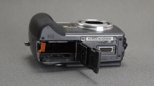 Купити Цифровий фотоапарат Kodak EasyShare DX7630 6.1Mpix с об.Schneider-Kreuznach Variogon 39-117mm Вживане