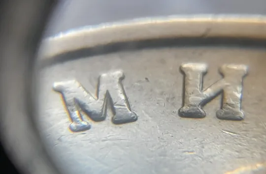 (7693) 1 гривня 2006 різновид викрошки у букві "А" слова "ОДНА" на гурті + зминання на реверсі (1 гривна 2006 брак) Де купити