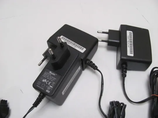 3682 адаптер живлення FOXLINK FA-1501200ST 15V 1.2A 3 шт НІМЕЧЧИНА З аукціону