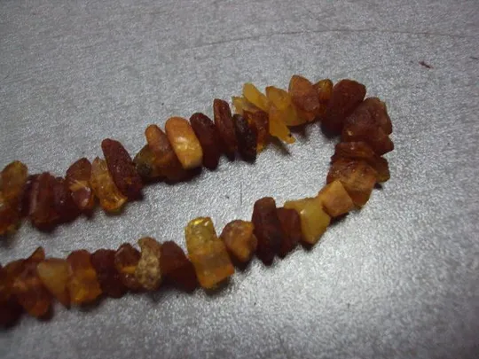 Купити Бижутерия бусы в один ряд янтарь длина 43 см №13473