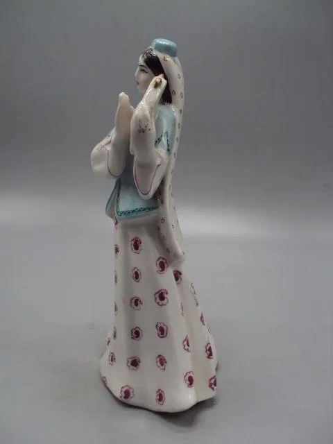 Купити Фигура фарфор Киев девушка азербайджанка с бубном Восточный Азербайджанский танец 21 см №14072