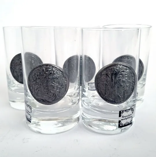 Рюмки чарки з олов'яною монетою 6 шт Helsinki кришталеве скло 1970-ті Німеччина Yf 21 Недорого