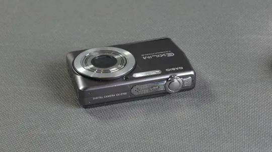 Цифровой фотоаппарат Casio Exilim EX-2700 7.2Mpix Exilim Optical 3х 6.2-18.6мм + докстанция Вживане Продаж