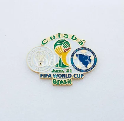 фото, Футбол - матчевый значок из серии  "Чемпионат Мира 2014"  Нигерия - Босния и Герцеговина