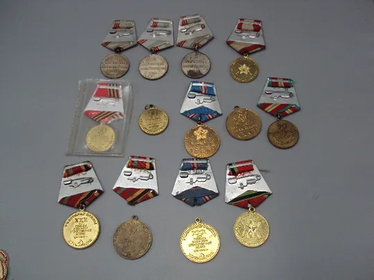 Медаль ветеран труда доблестный труд 60, 70, 30, 20 лет победы 50 лет ВВС лот 13 шт №17873 Характеристики